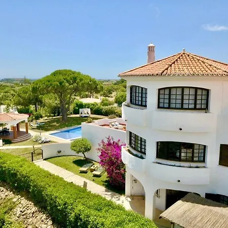 Solar Do Monte 5 * Αλμπουφέιρα